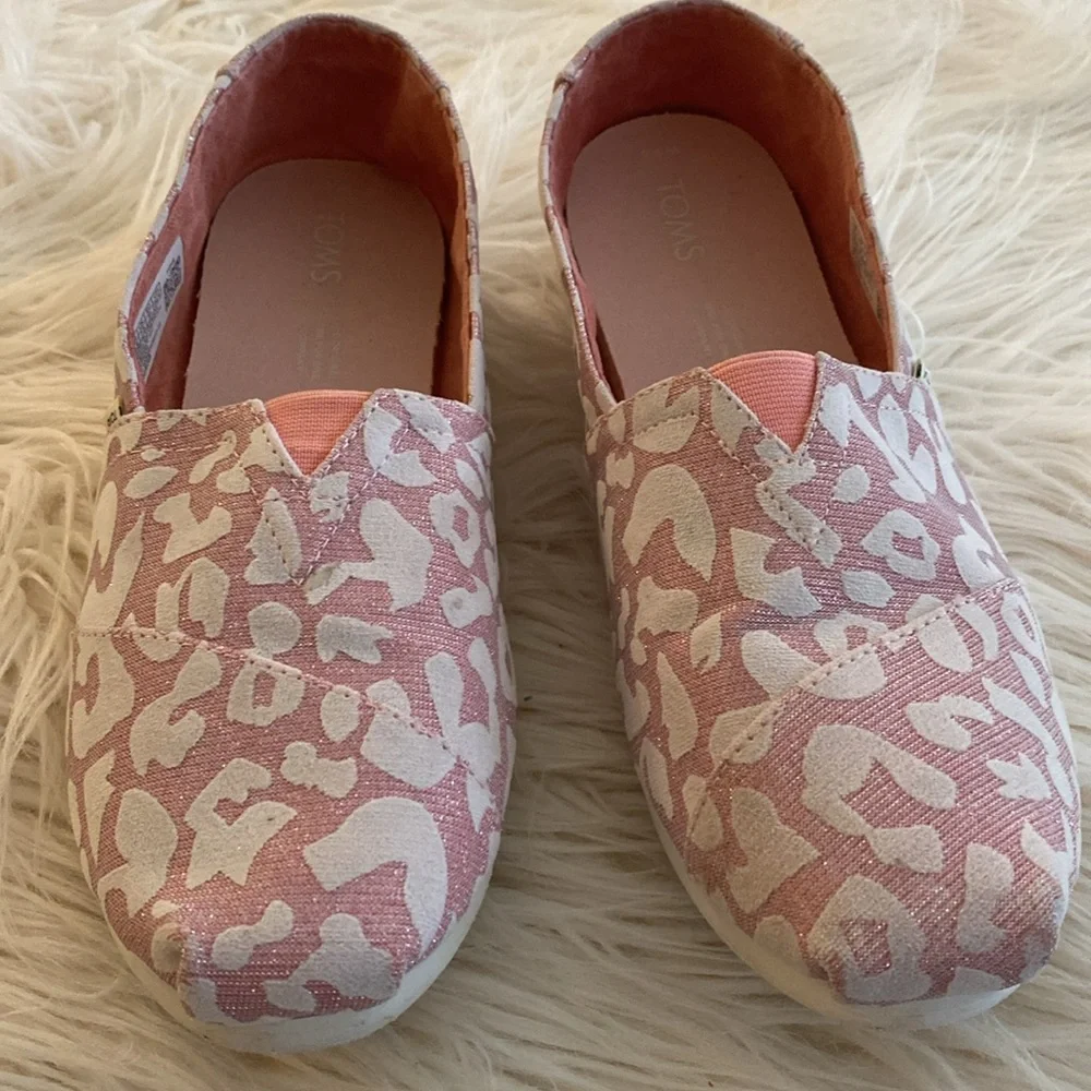 TOMS flats